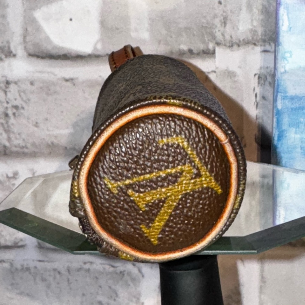 ❌❌SOLD. Louis Vuitton Monogram Golf Ball Holder EUC - Picture 6 of 6